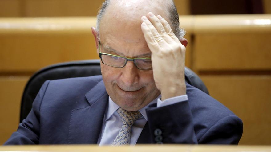 El juez del caso Montoro mantiene secreta la investigación por las maniobras de Hacienda contra rivales políticos