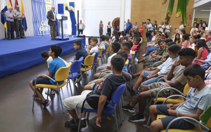 LAS PALMAS DE GRAN CANARIA. Recibimiento a los menores saharauis que.pasarán el verano en Gran Canaria  | 15/07/2019 | Fotógrafo: José Pérez Curbelo