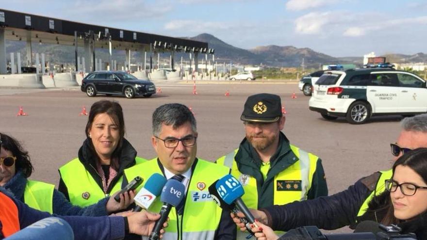 El delegado del Gobierno, Juan Carlos Fulgencio, durante el inicio de la campaña de la DGT