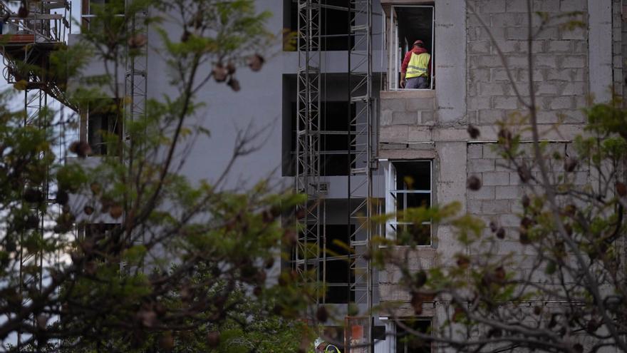 El capital extranjero ‘pasa’ de Canarias: la inversión cae un 48% el último año