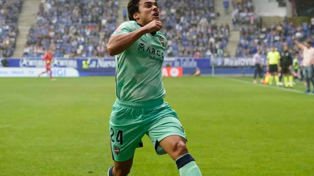 El jugador del Levante UD, Carlos Álvarez