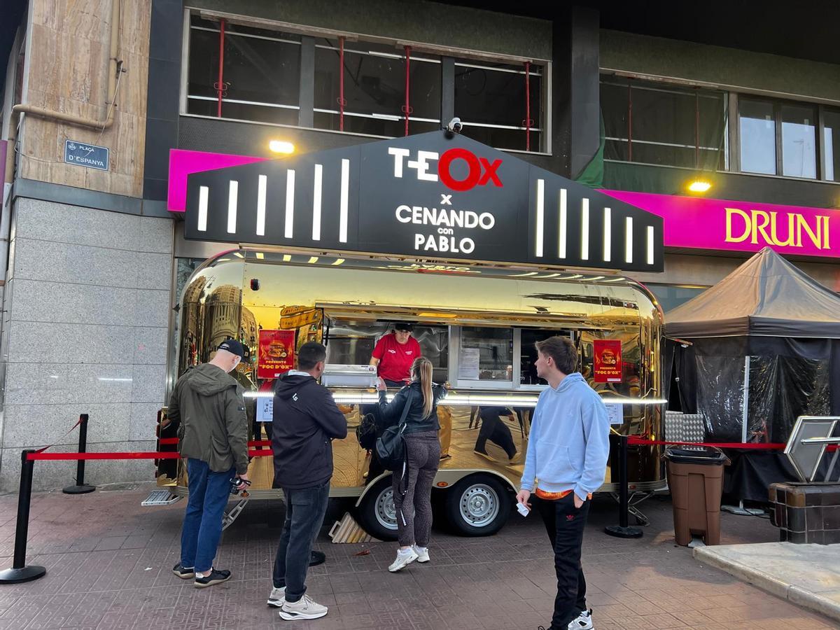 Hamburguesas gourmet en la plaza de España de València