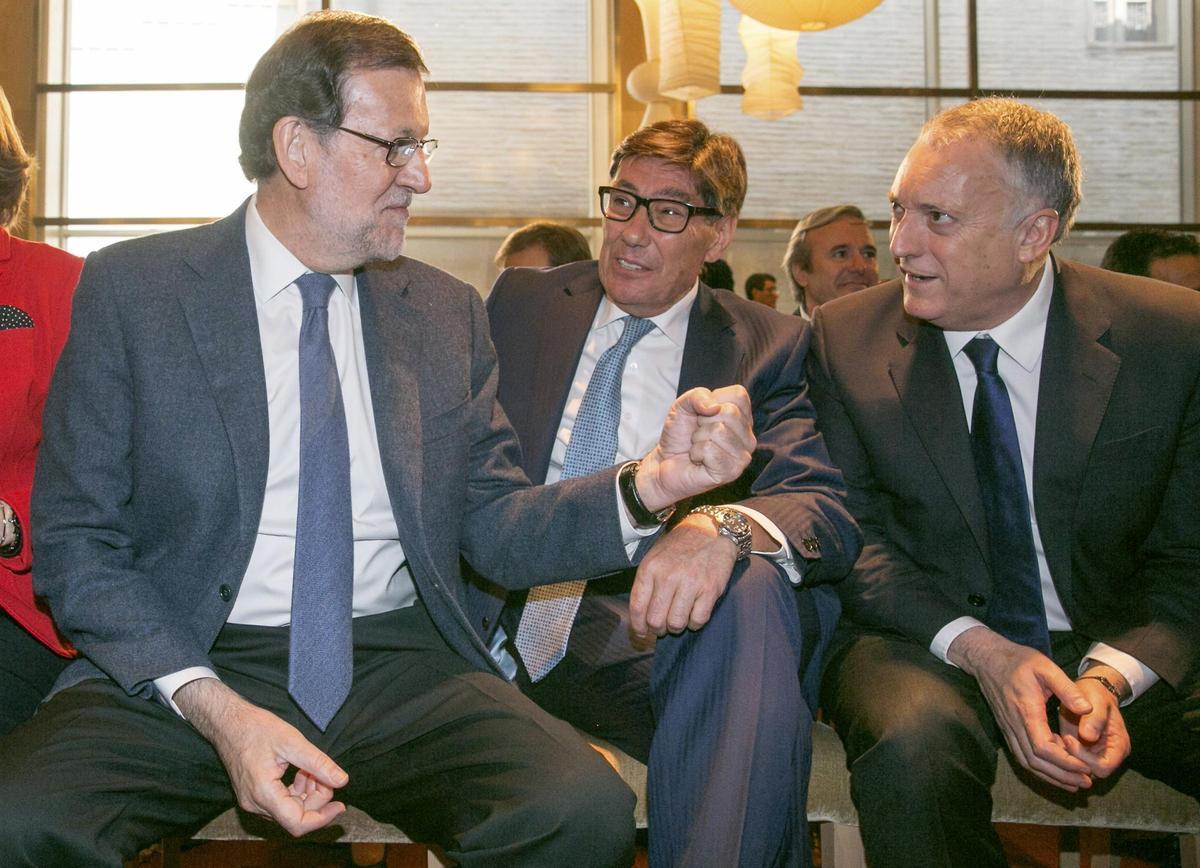 Mariano Rajoy, Arturo Aliaga y Octavio López, en la presentación de la última coalición entre PP y PAR para las elecciones generales, en 2016.