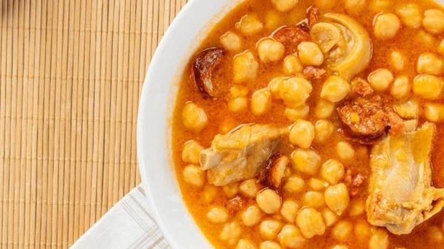 El restaurante de comida madrileña que triunfa en Nueva York: famoso por su tradicional cocido