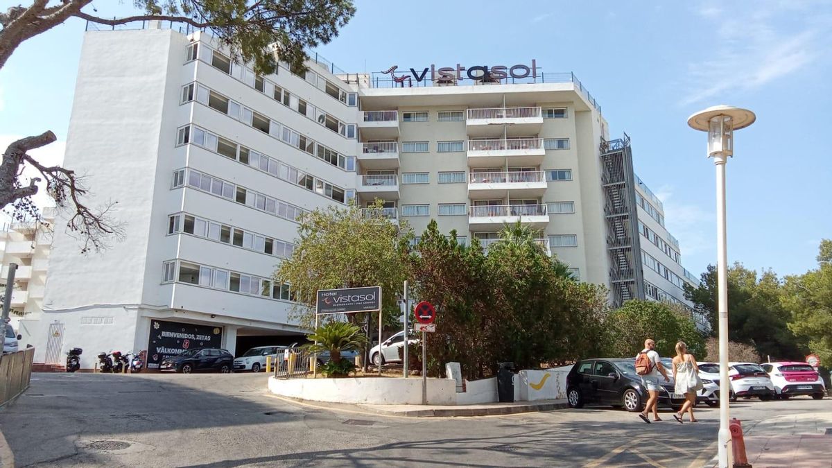 El hotel hotel de Magaluf, en Calvià, que ha sido desalojado por un incendio