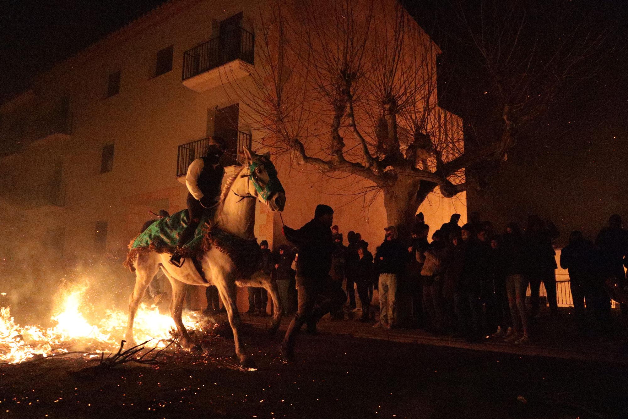 Las mejores fotos de la espectacular Matxà de Sant Antoni en Vilanova d'Alcolea