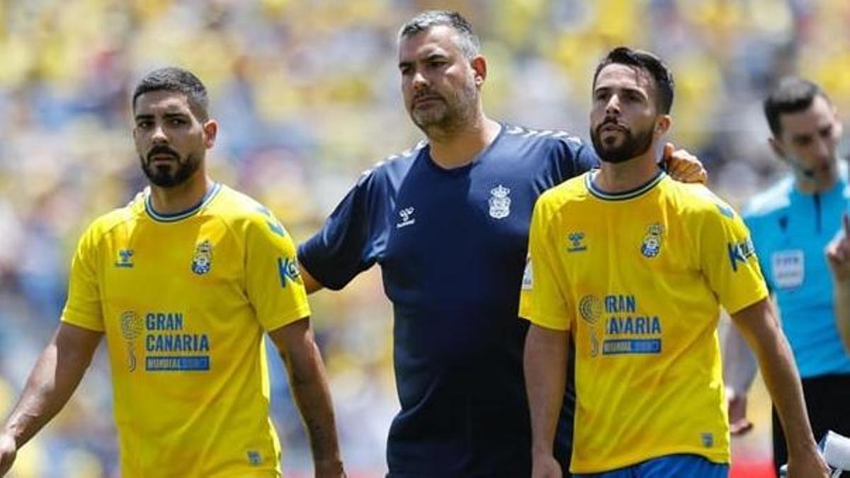 Richi Serrés, en su ciclo con Pimienta, junto a Kirian Rodríguez y Álex Suárez.
