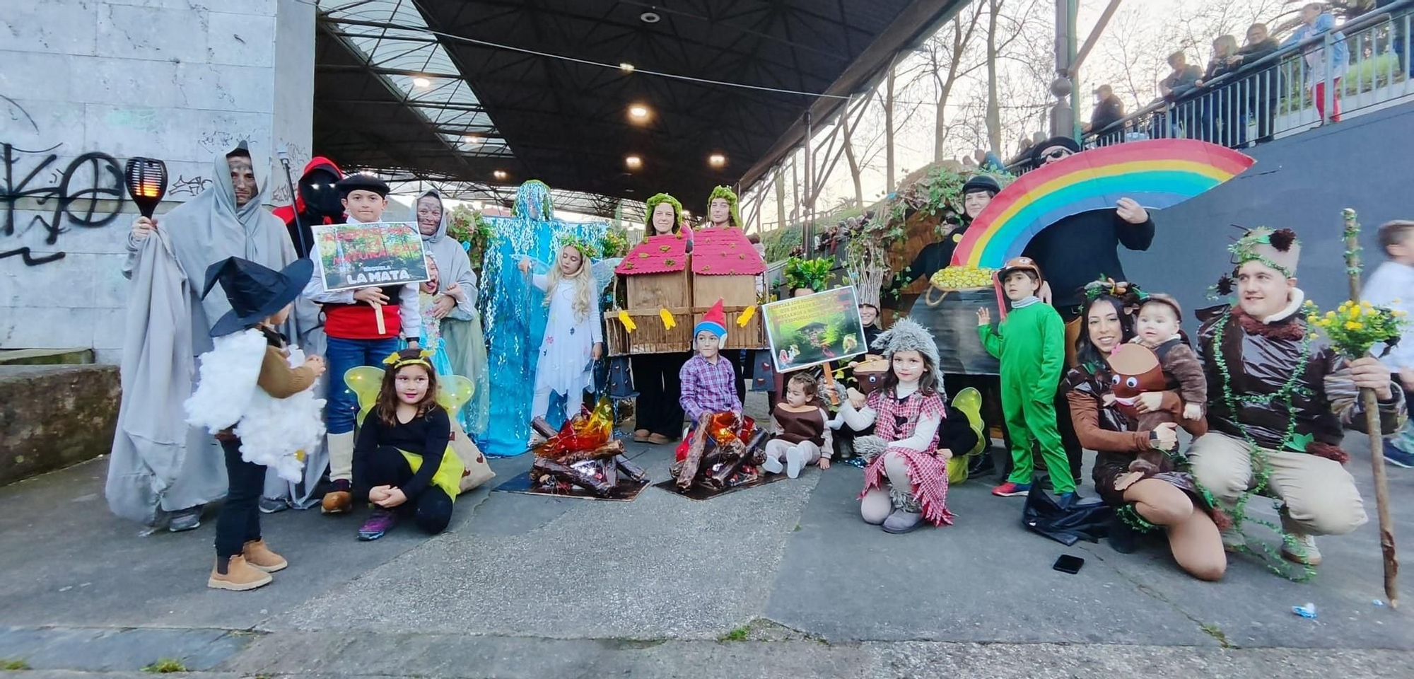 Todas las imágenes del concurso de disfraces de Grado: así fue la gran fiesta en El Frontón