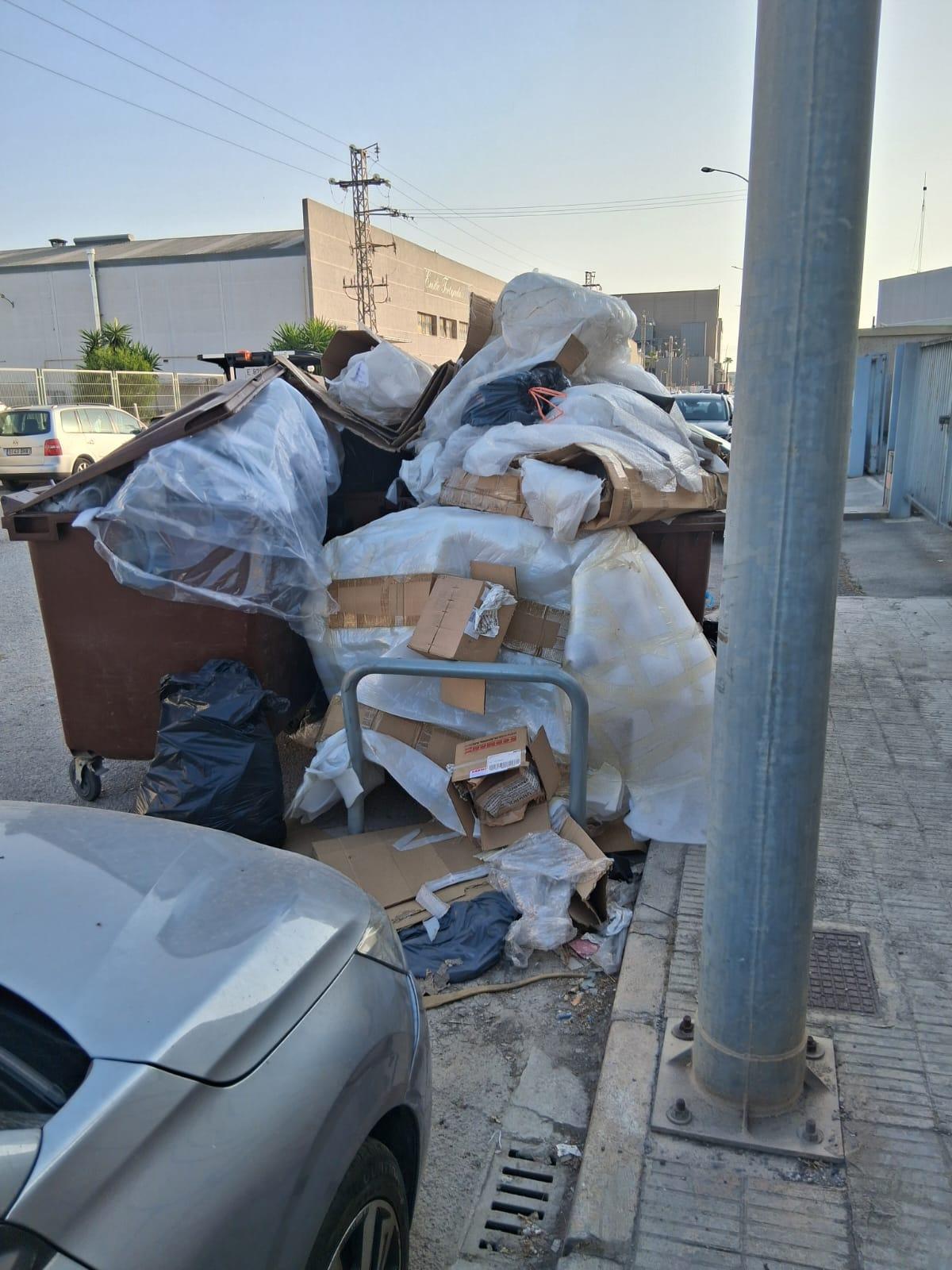 Basura acumulada en Albuixech