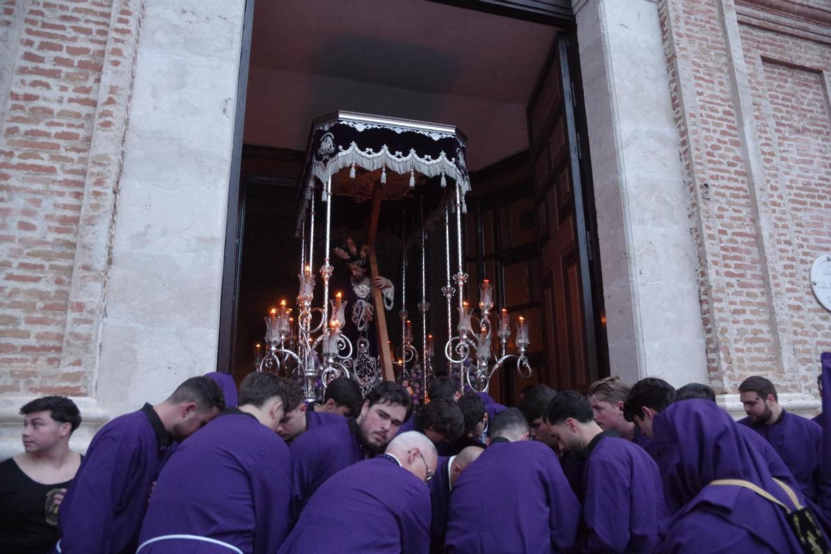 Procesión de Jesús Nazareno de la Llaga en el Hombro, en imágenes