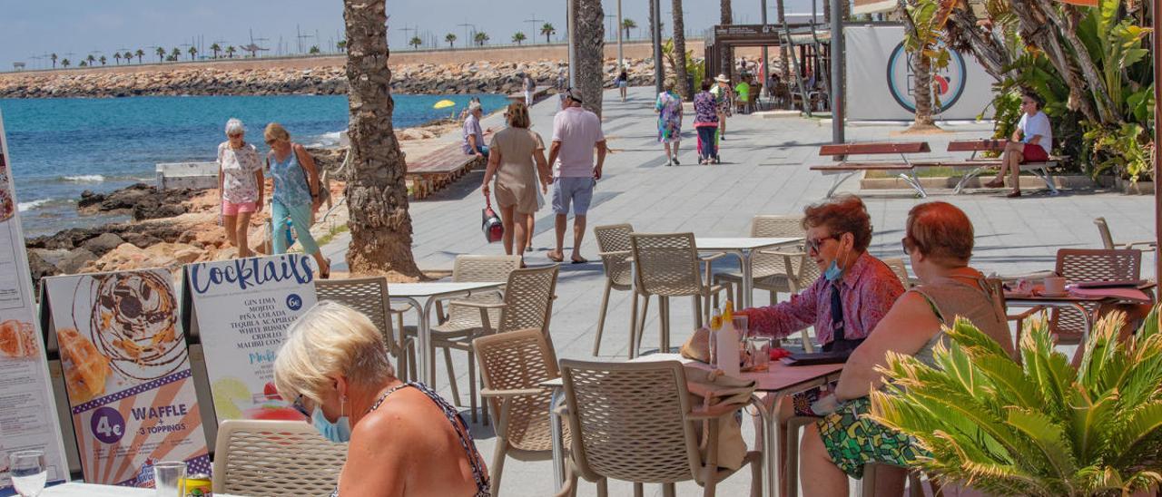 La hostelería de Torrevieja urge cerrar trece calles para poner más terrazas