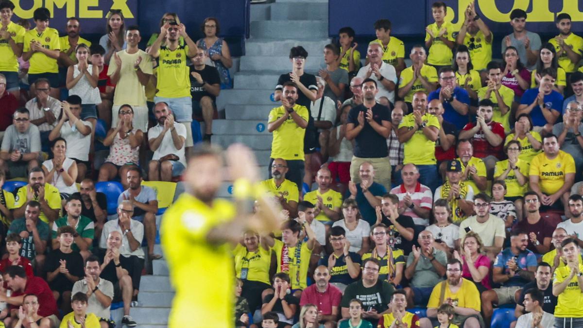 La afición del Villarreal CF acudirá al Martínez Valero a animar al Submarino ante el Elche.