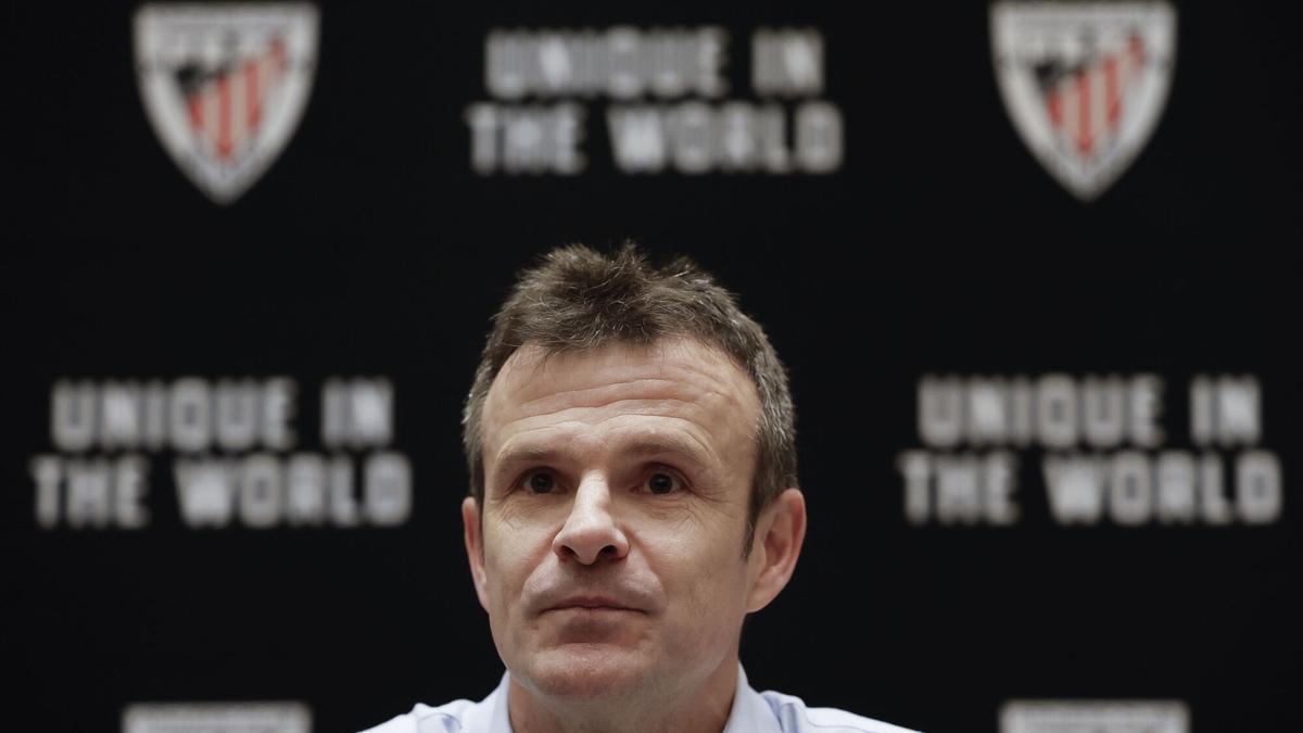 El presidente del Athletic Club, Jon Uriarte durante una rueda de prensa celebrada este martes en el hotel de concentración del Athletic en Yeda, Arabia Saudí