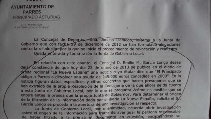 Hoja en la que se recoge el acuerdo plenario para investigar la filtración.