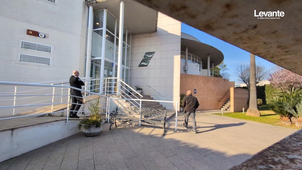 Así está transcurriendo el velatorio por Antonio Tejero en Xàtiva