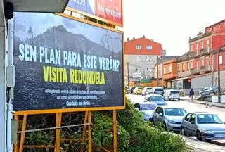 Río Frío denuncia con una valla publicitaria el riesgo de incendio junto a las viviendas