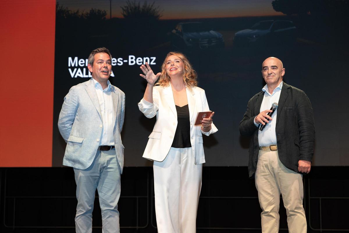 David Gil, Carolina Ferré y Julio Ambrona en el escenario.