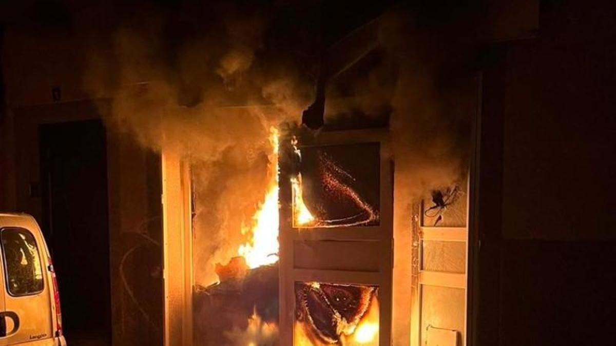 L'incendi en el local ocupat de Sant Feliu de Guíxols.