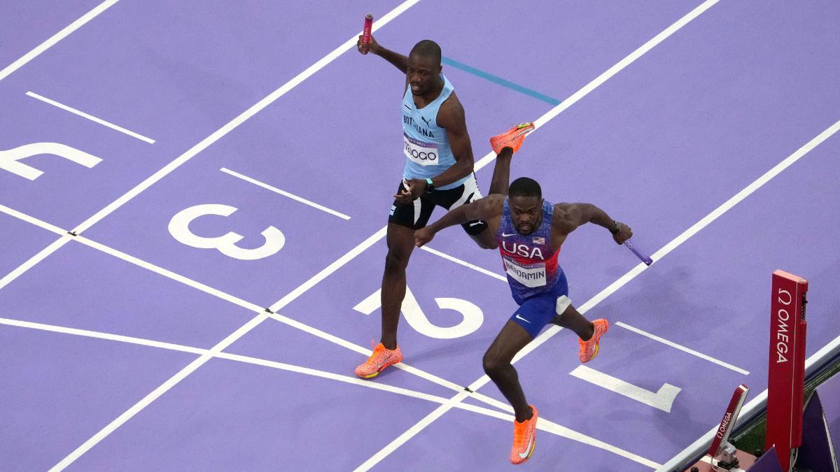 Benjamin aguantó el empuje de Tebogo en la llegada del 4x400