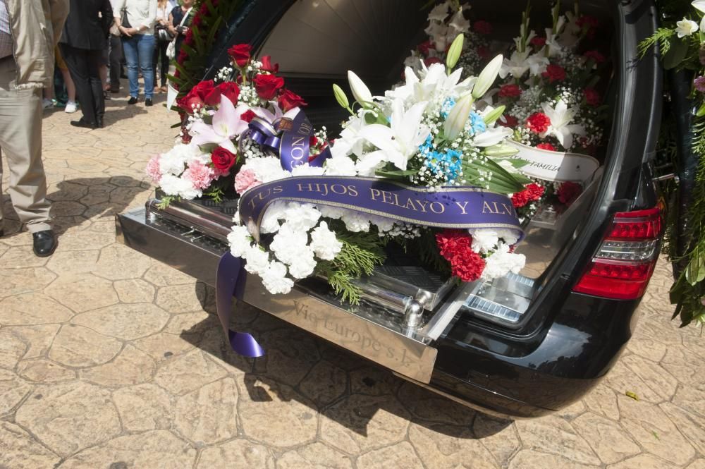 Funeral del cofrade de los estudiantes en la iglesia de San Javier