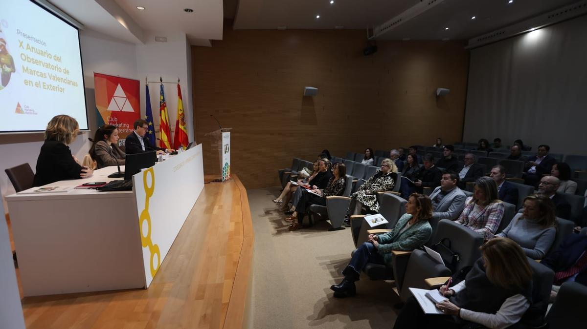 Asistentes a la presentación del Observatorio en la sede de la CEV.