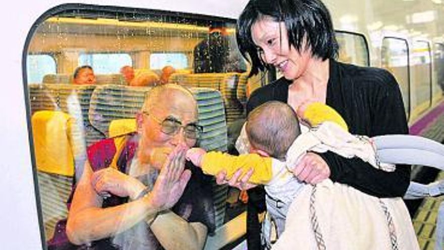 El Dalai Lama Con Los Japoneses La Nueva Espana El Dalai Lama Con Los Japoneses La Nueva Espana