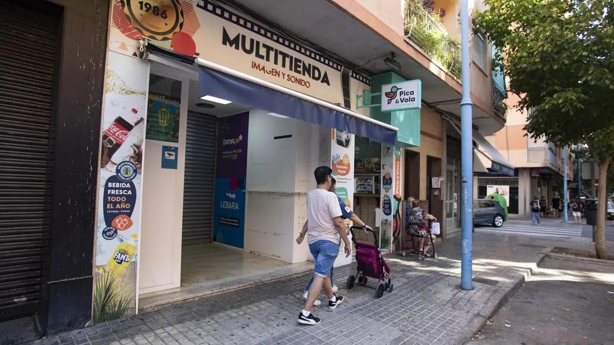 La tienda Imagen y Sonido, recientemente cerrada en Xàtiva.