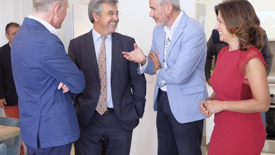 Thomas Graham, José María García Urbano, José Carlos León y Silvia Sánchez, en la inauguración.