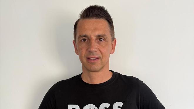 El deseo de Roberto Fernández de volver a disfrutar del Sporting en Primera: "Los jugadores que llegan a Gijón tienen que saber que el objetivo es subir"
