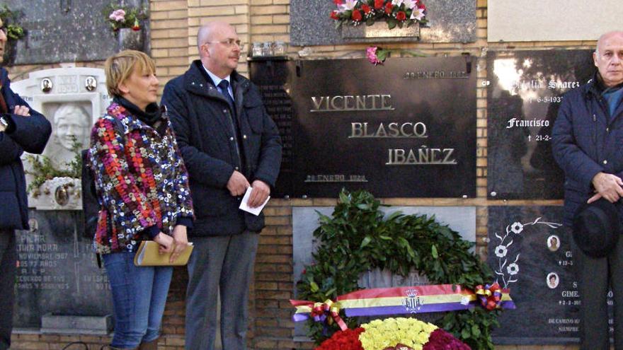 Homenaje en el 91 aniversario de la muerte de Vicente Blasco Ibáñez.