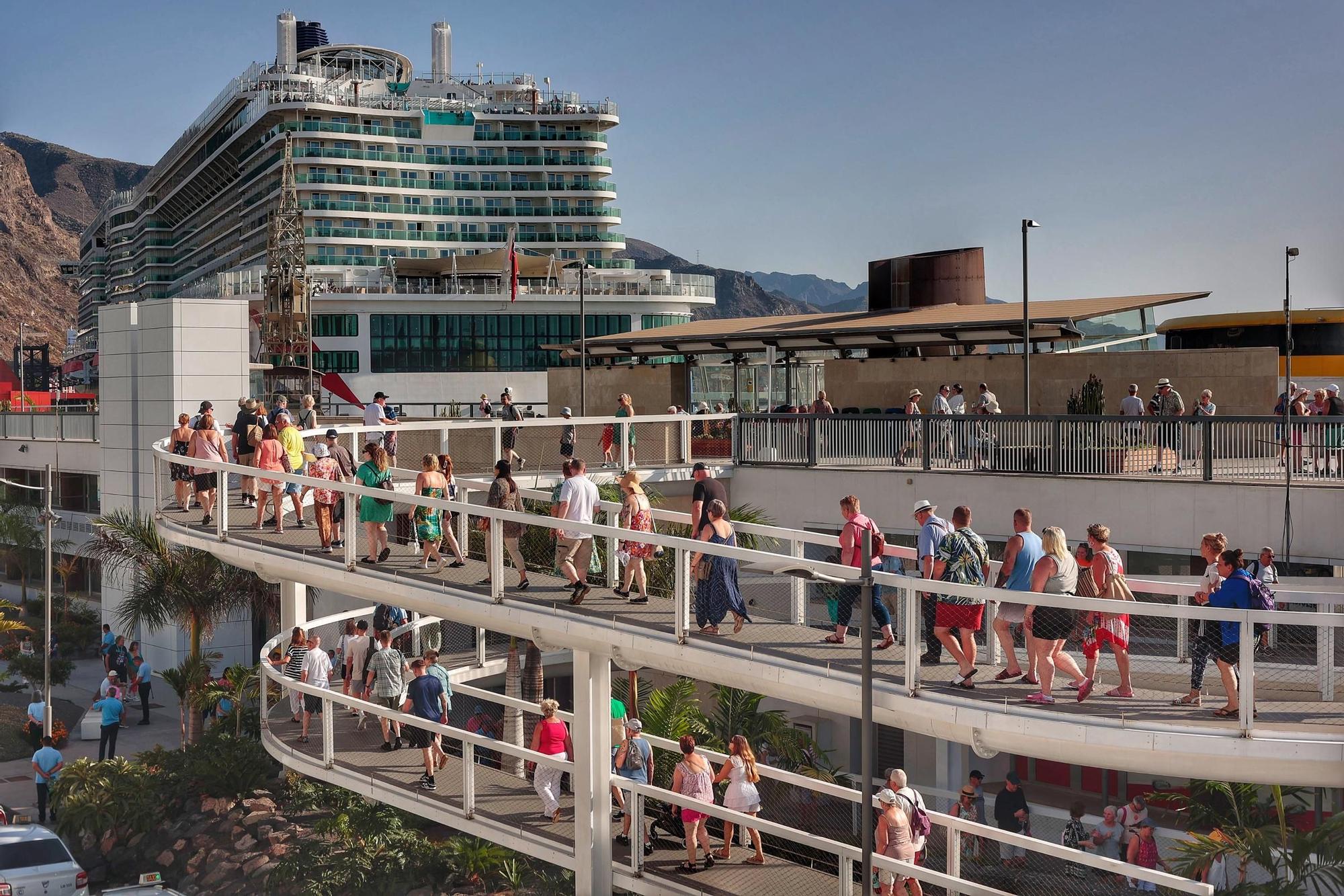 Así es el crucero Iona, uno de los más grandes del mundo y que llega al puerto de Santa Cruz