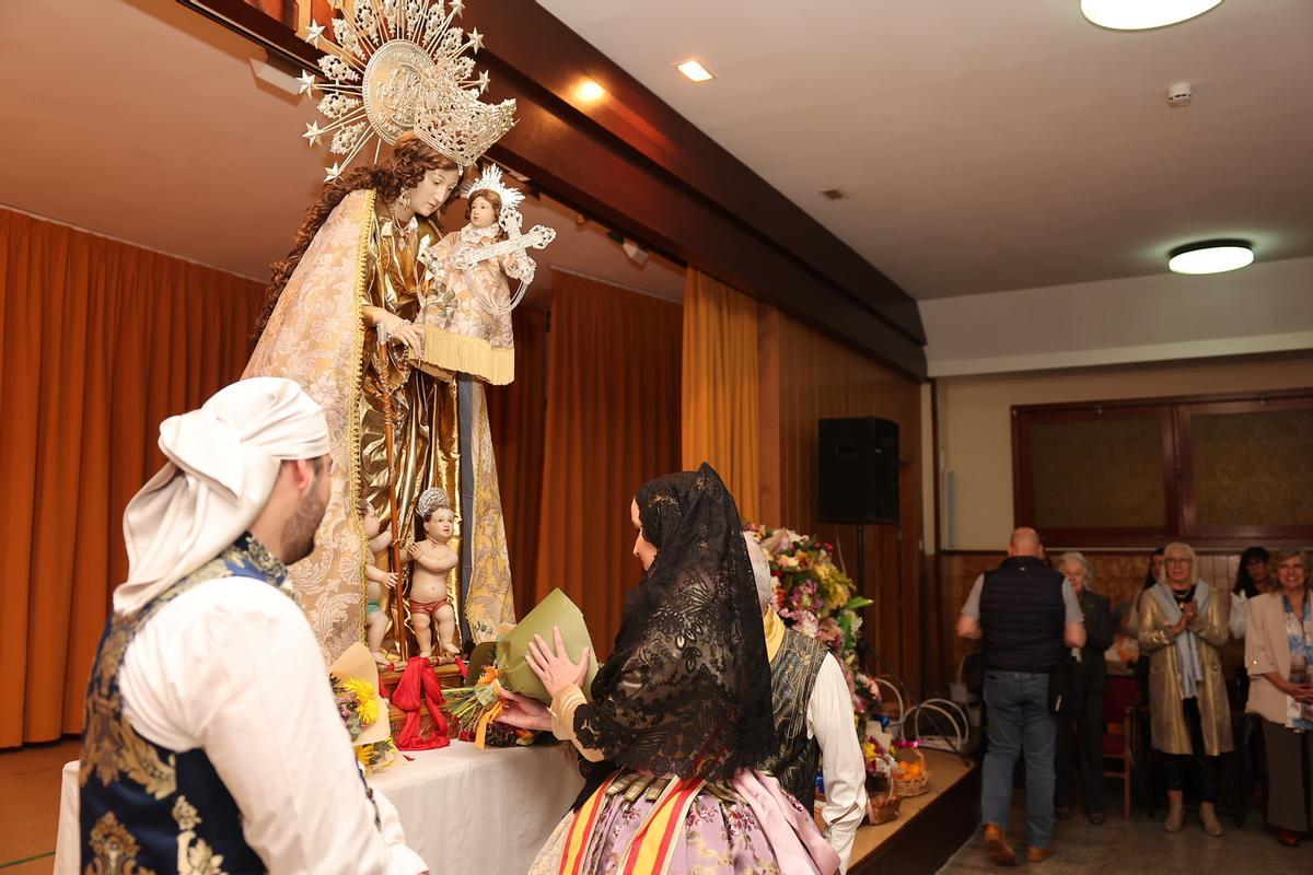 Ofrenda fallera en el Cottolengo del Padre Alegre
