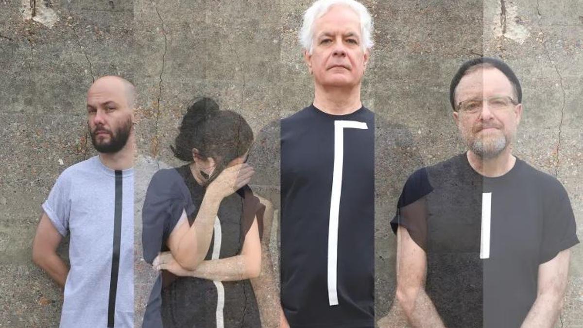 David Gedge, segundo por la derecha, junto al resto de la formación actual