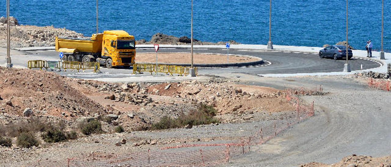 Obras de urbanización de la parcela de Pasito Blanco donde Seaside va a hacer el hotel del cinco estrellas.