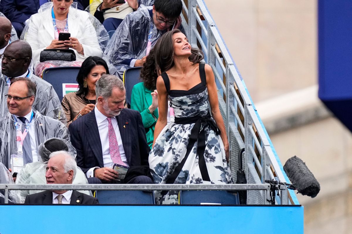 El 'look' de la reina Letizia en la inauguración de los Juegos Olímpicos