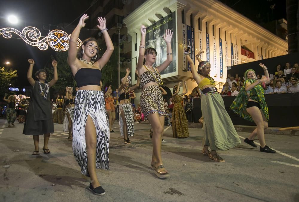 Desfile de disfraces en las fiestas de Sant Joan.