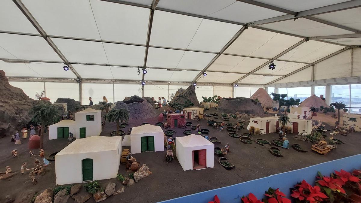 Volcanes y casas tradicionales en el Belén de Arrecife.