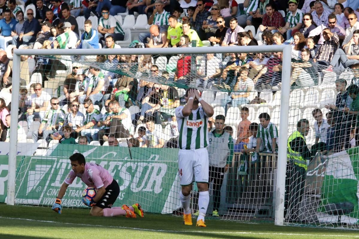 El Córdoba vence en el último suspiro al Reus.