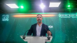 La campanya electoral coincidirà en plena negociació de Feijóo amb Vox a diversos territoris