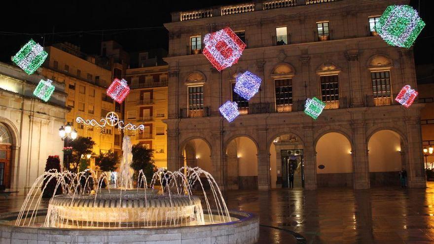 Castellón enciende la luz de la Navidad más atípica de los últimos años