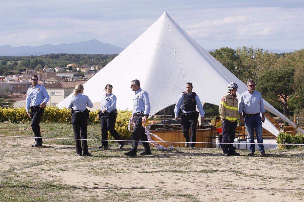 Una niña muere al salir volando un castillo hinchable en Caldes de Malavella