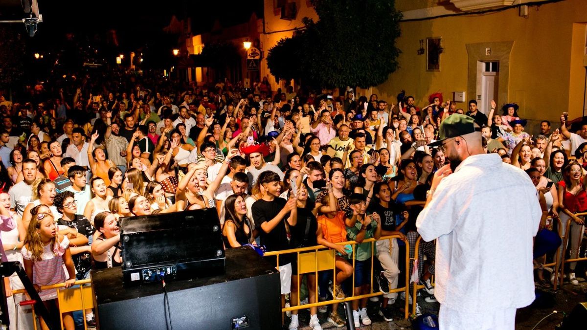Público congregado durante una de las actuaciones.