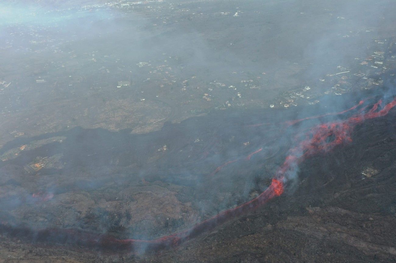 El avance de la lava del volcán de La Palma, a vista de pájaro en el décimo día de erupción