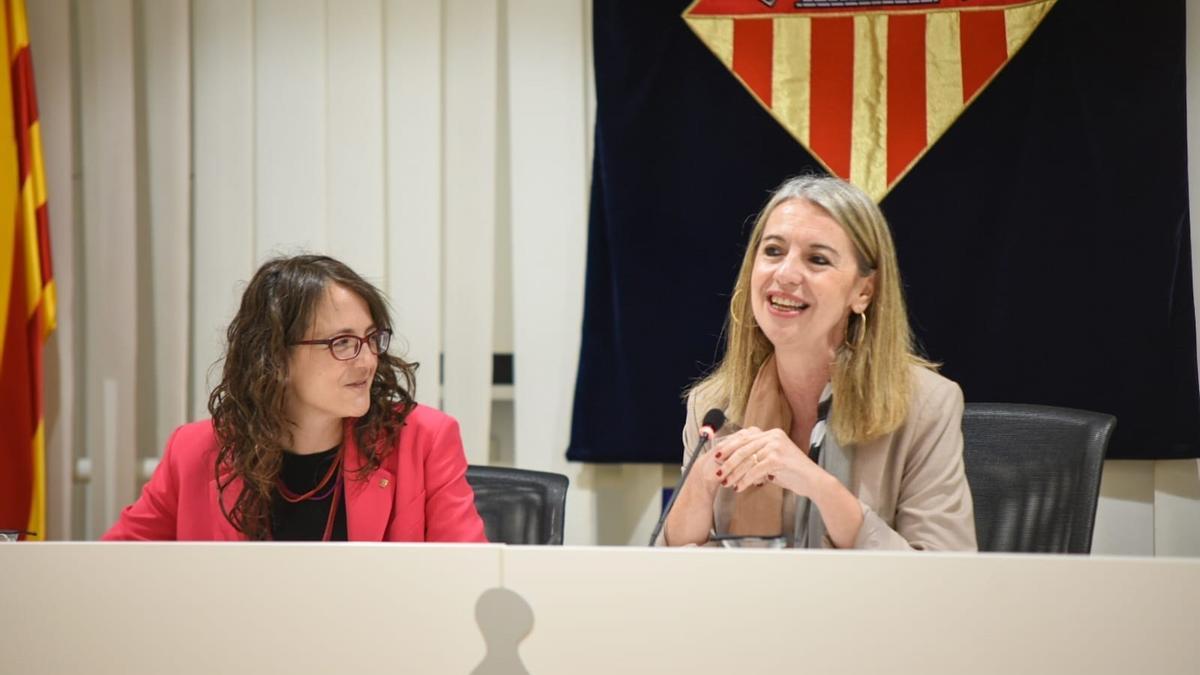 La consellera d&#039;Igualtat i Feminismes, Tània Verge, i l&#039;alcaldessa de Sant Cugat, Mireia Ingla