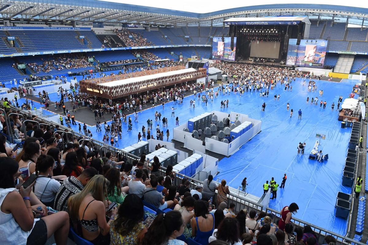 Entrada de público a Riazor durante el Morriña Fest de 2022