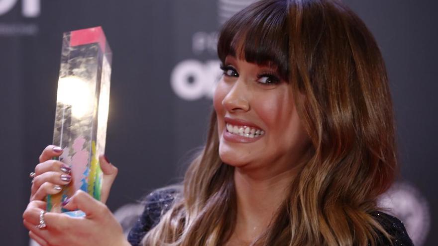 La cantante con su premio Odeón.