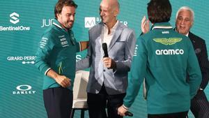Andrien Newey con Fernando Alonso.