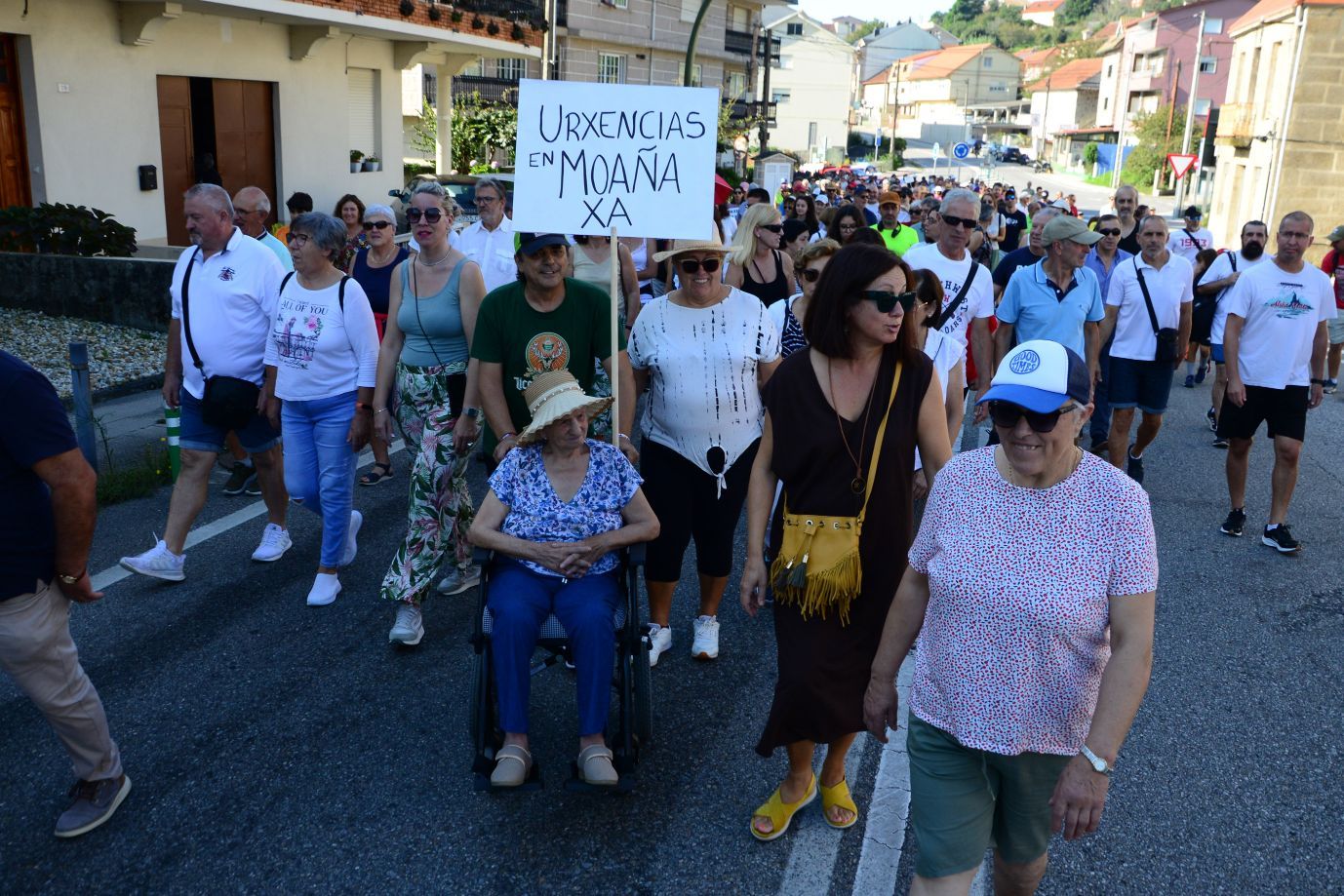 Moaña planta el grito en la calle: "Coa nosa saúde non se xoga"