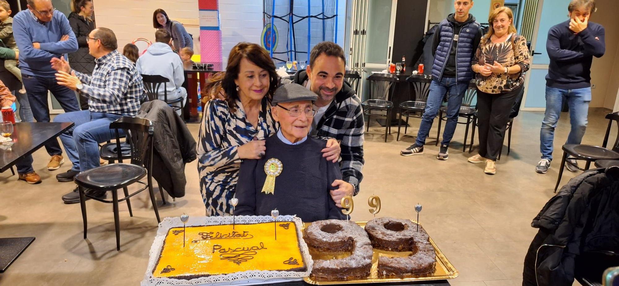 La imágenes del cumpleaños del sociaista más longevo de Vila-real