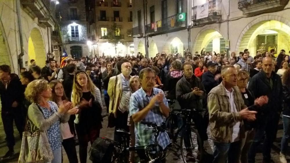 Marxa de protesta contra les detencions a la Plaça del Vi